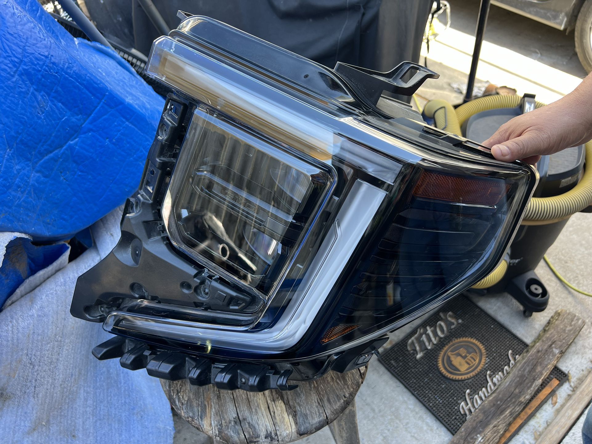 Left Headlight 2024 GMC Sierra
