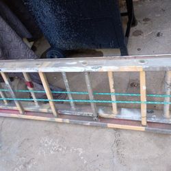 24 to 28 Fiber Glass Ext Ladder