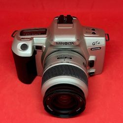 Minolta Maxxum QTsi 35mm film SLR camera