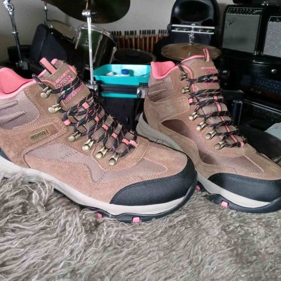 Sketchers Hiking Boots 