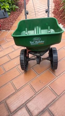 Scott’s  Turfbuilder mini.