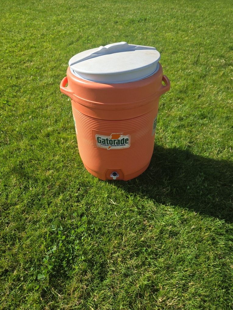 10 Gallon Gatorade Water Cooler