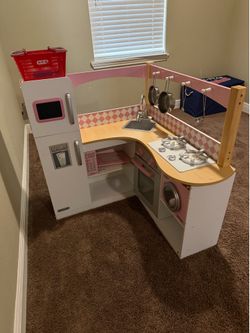 Girls kitchen