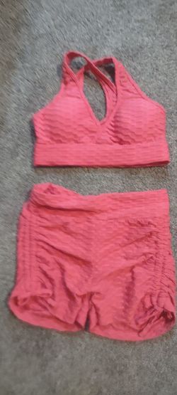 2 piece set never worn paid $30 asking $15 says size large but more a medium