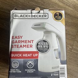 Black & Decker Easy Garment Steamer 