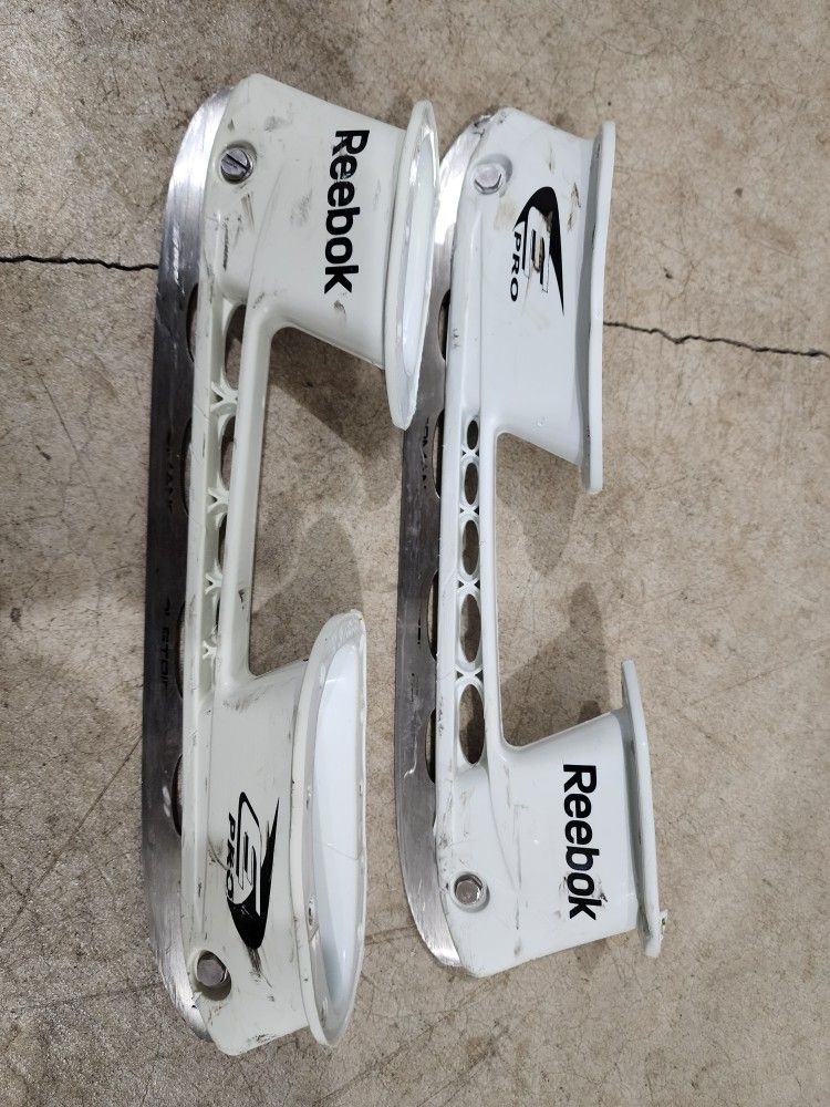 Reebok E Pro hockey skate blade holders with steel size 271