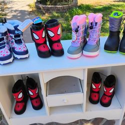 New Kids Snow Boots Lots Of Sizes Spidey Light Ups $20 Each 