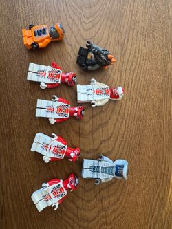 Various LEGO minifigures