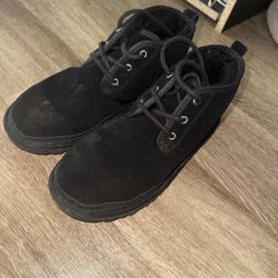 Black UGG Neumel