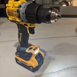 DEWALT 20V XR Brushless Cordless 1/2 in. Hammer Drill w/new 20V Max 4AH Battery 