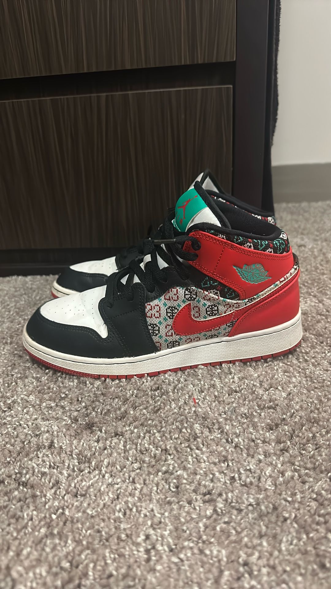 Jordan 1 Mid SE