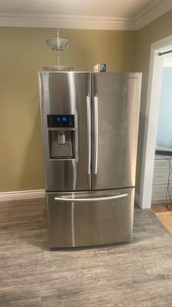 Samsung refrigerator RF28HDEDBSR