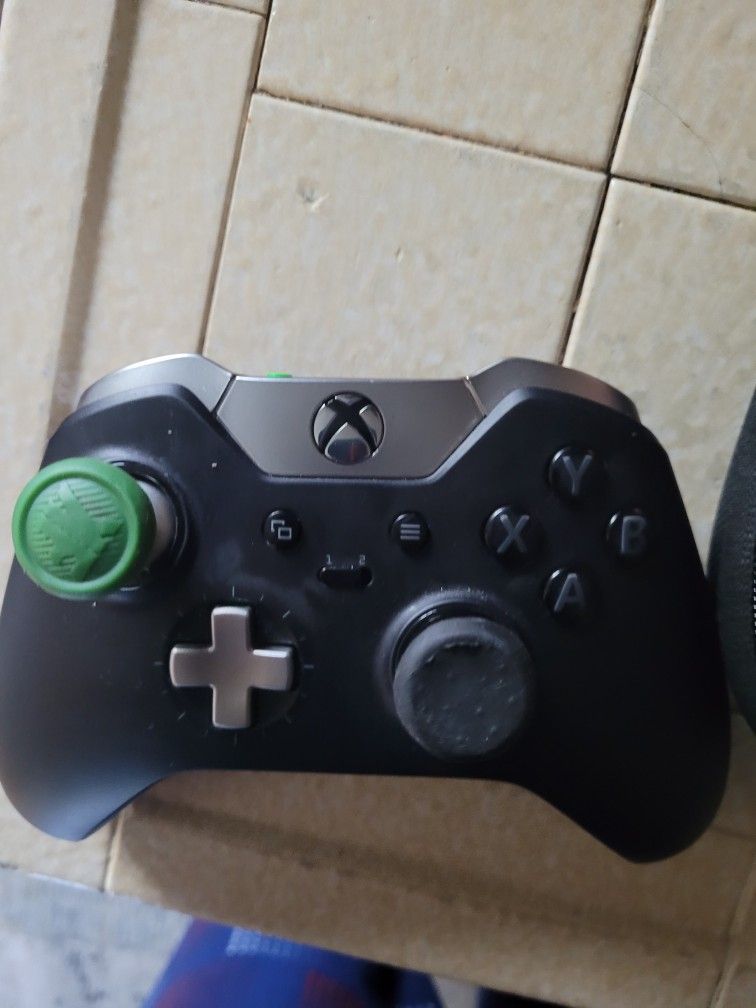 Microsoft Xbox One Elite Wireless Controller Version 1