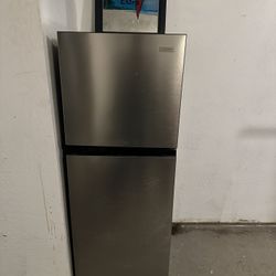 Vissani 18 Cu. Ft. Stainless Steel Refrigerator 