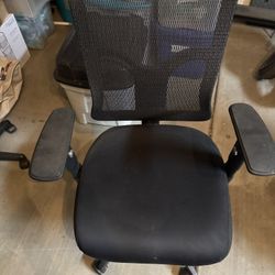 Desk Chair With Swivel Wheels And Adjustable Height 