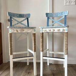 BEACH INSPIRED CHAIRS + TABLE