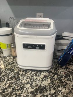 Ice maker