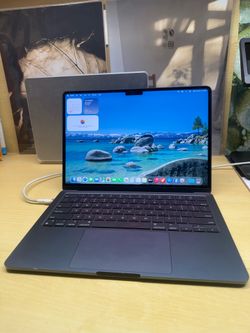 MacBook Air M2 Chip  512GB SSD Midnight