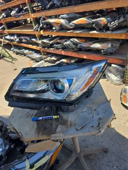 2014 2015 2016 BUICK LACROSSE LEFT SIDE HEADLIGHT W/LED TRIM OEM