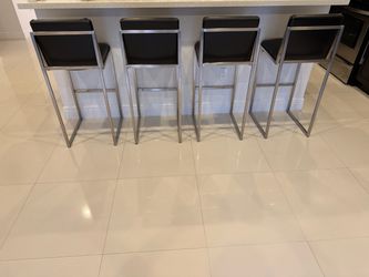 4 black counter stools