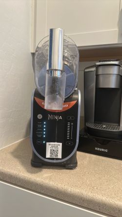 Ninja SLUSHi Professional Frozen Drink Maker (FS301 series).