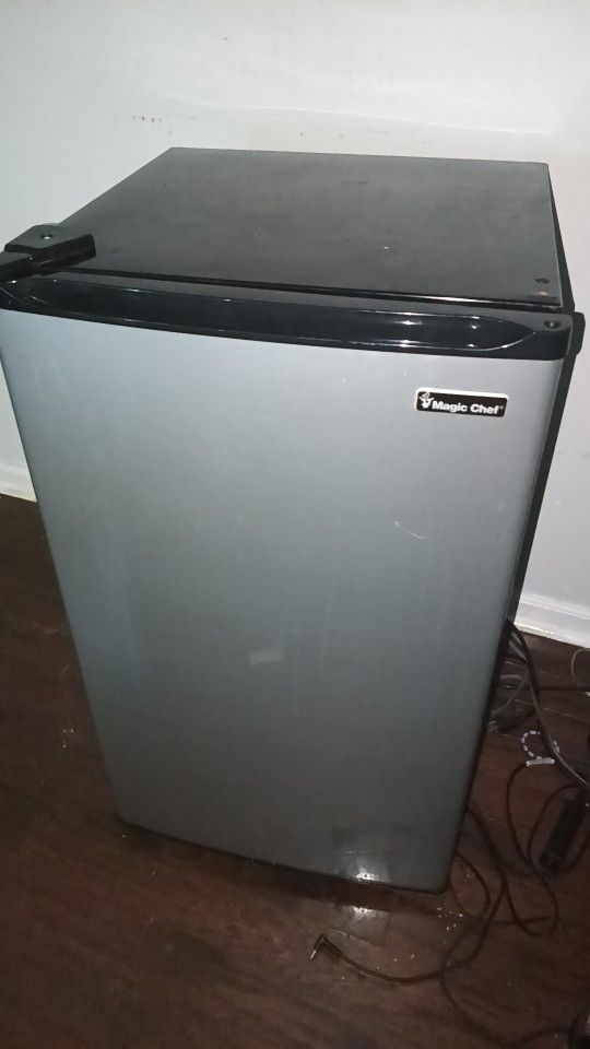 Mini Refrigerator 