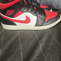 Jordan 1 Mid Bred Toe Size 11 Men’s 