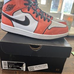 Jordan 1 mid 