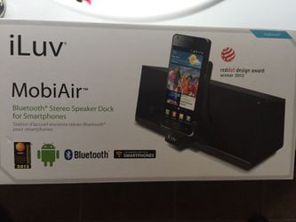 Bluetooth speaker dock for smartphones