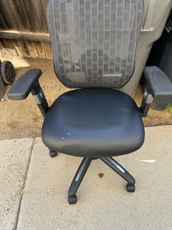 Desk chair