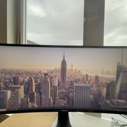 Samsung 34″ UltraWide Curved Monitor — 3440×1440 resolution