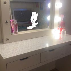 Vanity Make Up Desk 