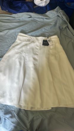 TAHARI white skirt
