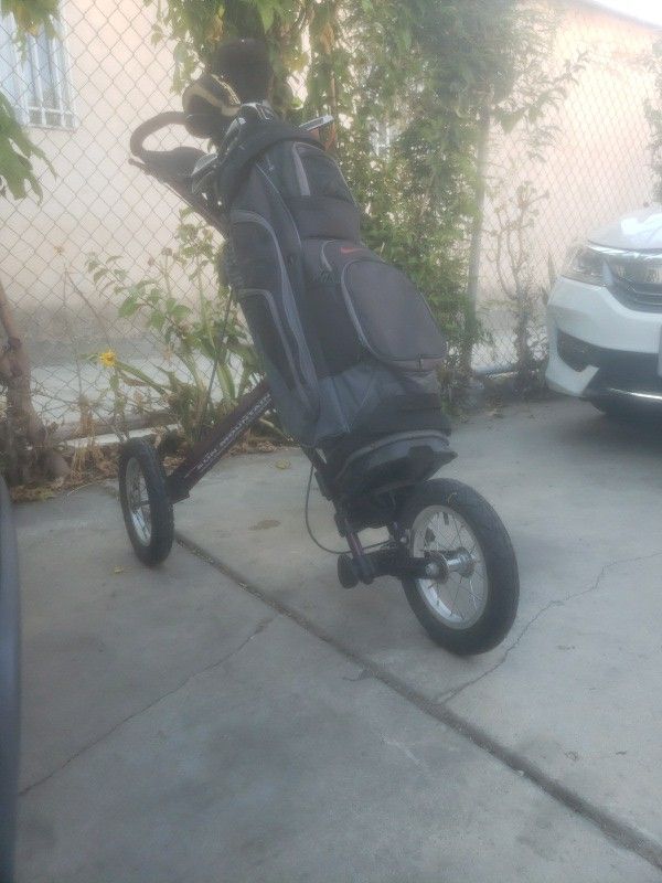 Gold Bag With 3 Wheelzs & Golf Clubs Almost 2 Sets 