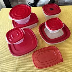 Rubbermaid Food Cont  Containers Set Of 8 With Lid $10/