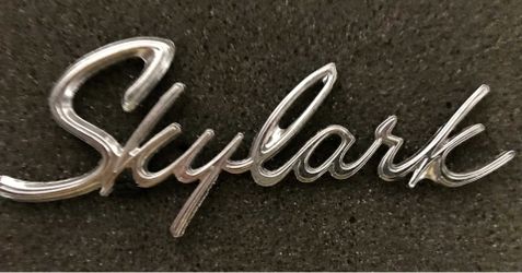 Collection of Vintage 1960’s & 1970’s Buick / Opel Metal Ornament / Trim Badges / Emblems