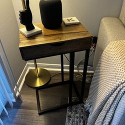 Wooden Couch Side Table with Drawer – Great Condition