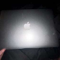 MacBook Air W/Charger 2017 Model