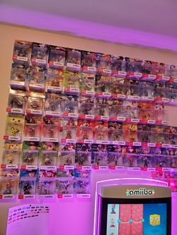 Lot of 73 Nintendo amiibo figures
