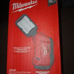 Milwakee pack out LED Light