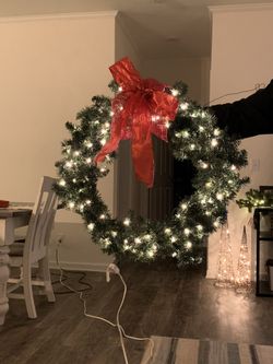 Pre-Lit Christmas Wreath