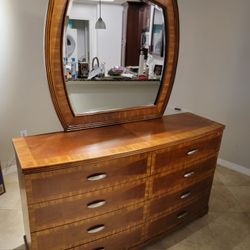 Rooms To Go Dresser, Mirror & Nightstand Set