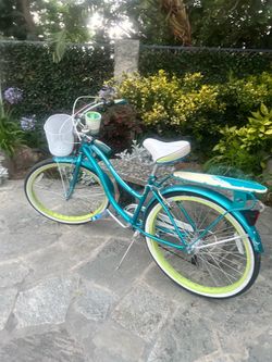 Huffy 7 Speed Beach Cruiser 26” rims Adult Size