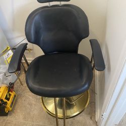 Salon/barber Chair Good Condition!