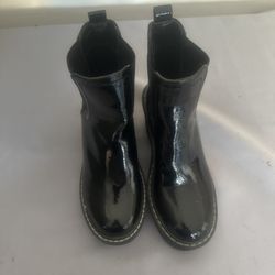 Forever 21 Women's Black Chelsea Boots Size 7 Preowned