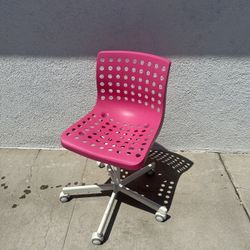 Pink Swivel Chair