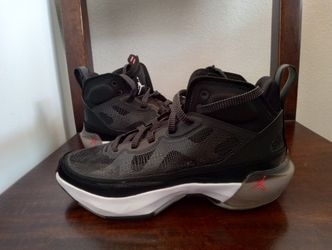 Jordan 37 size 4.5 Youth $35