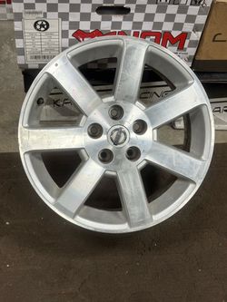 Nissan Infiniti Rim Wheel 17 inch factory 5 lugs bolt pattern 4.50 inch 114.30 mm Only one rim