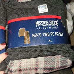 NEW MENS 2 PIECE PJ SET. I HAVE A LARGE AND  AN XL