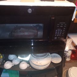 Large GE Microwave (NEW)
